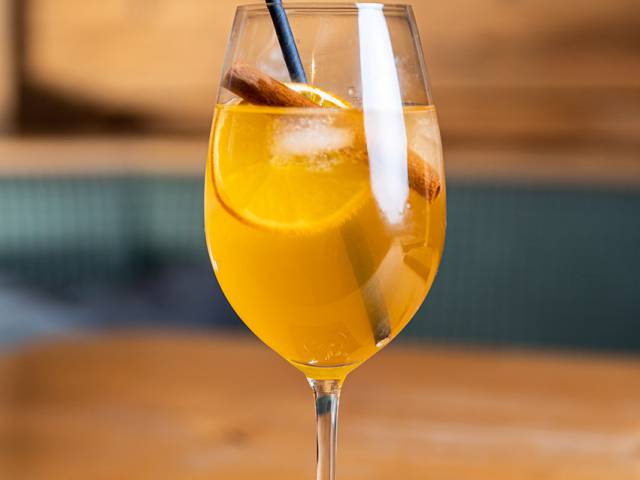 Almcocktail "Orange-Zimt"