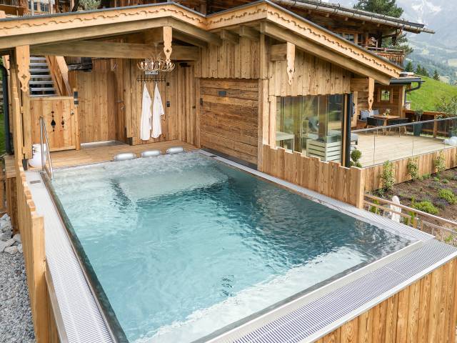 Highking Chalet Pool