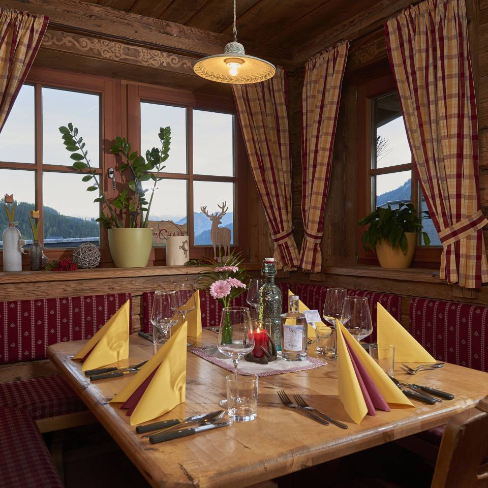 Refreshment in our alpine restaurant - Grünegg Alm und Hochkönig Edelbrennerei