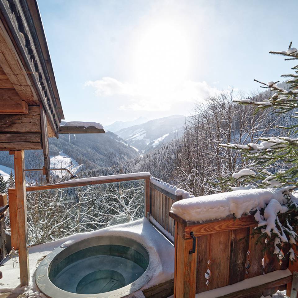 Winterzauber
im Highking Chalet: Ruhe – Erholung – und ein
unendlich schönes Urlaubsgefühl
 - Grünegg Alm und Hochkönig Edelbrennerei
